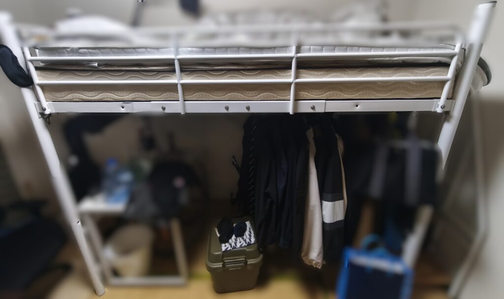【6畳でも広く！】凡人がロフトベッドで実現した「我慢しない」部屋作りと収納術