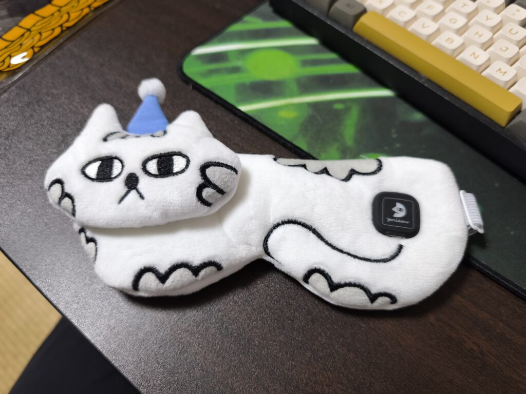 【寝付き改善】充電式ホットアイマスクの睡眠効果を本音レビュー!SALUAねこ型のリアルな使用感