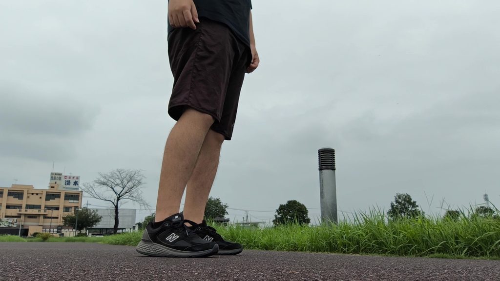 【半年履いた本音】ニューバランスFresh Foam 1880 v1レビュー！歩きやすさとダサい説を検証