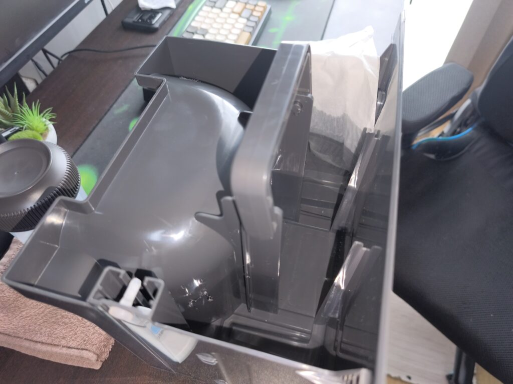 【実測レビュー】山善の除湿機EDC-H601(B)の除湿パワーは?畳部屋での効果と音の大きさを本音検証