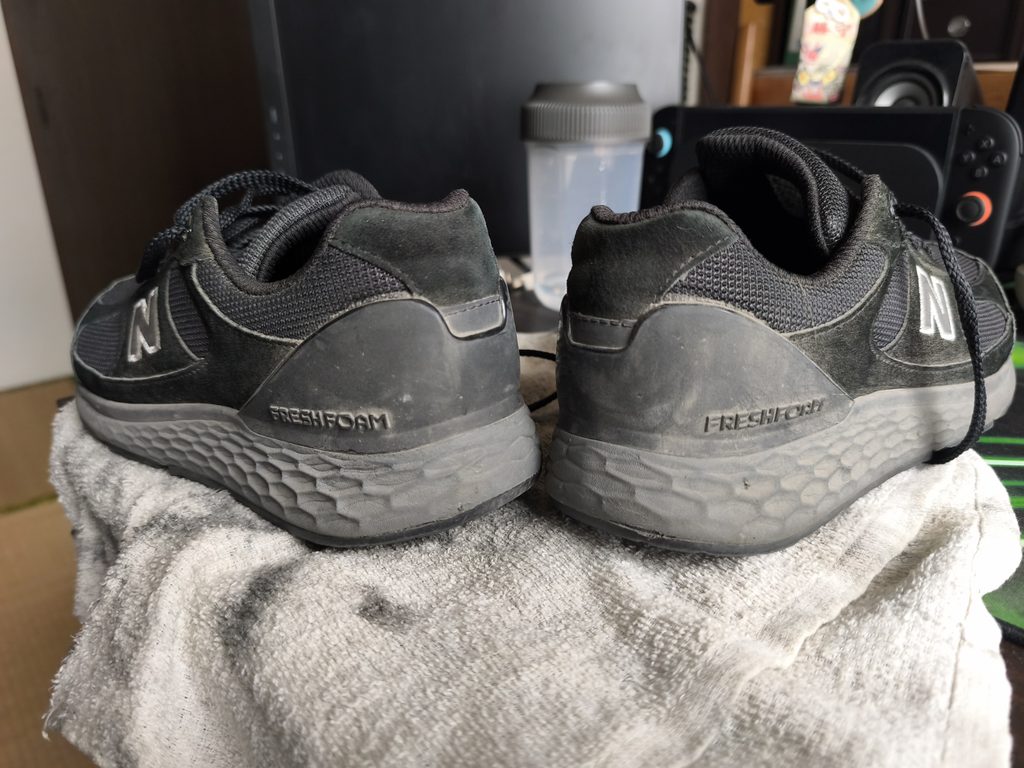 【半年履いた本音】ニューバランスFresh Foam 1880 v1レビュー！歩きやすさとダサい説を検証