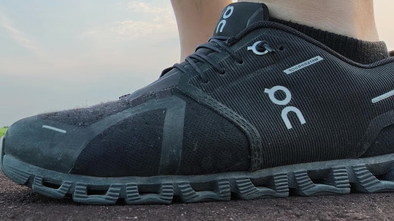 【2年履いた本音】On Cloud 5 Waterproofのデメリット解説！寿命や小石詰まりのリアル