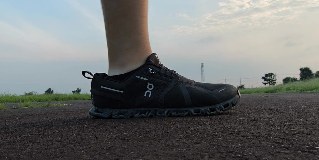 【2年履いた本音】On Cloud 5 Waterproofのデメリット解説！寿命や小石詰まりのリアル