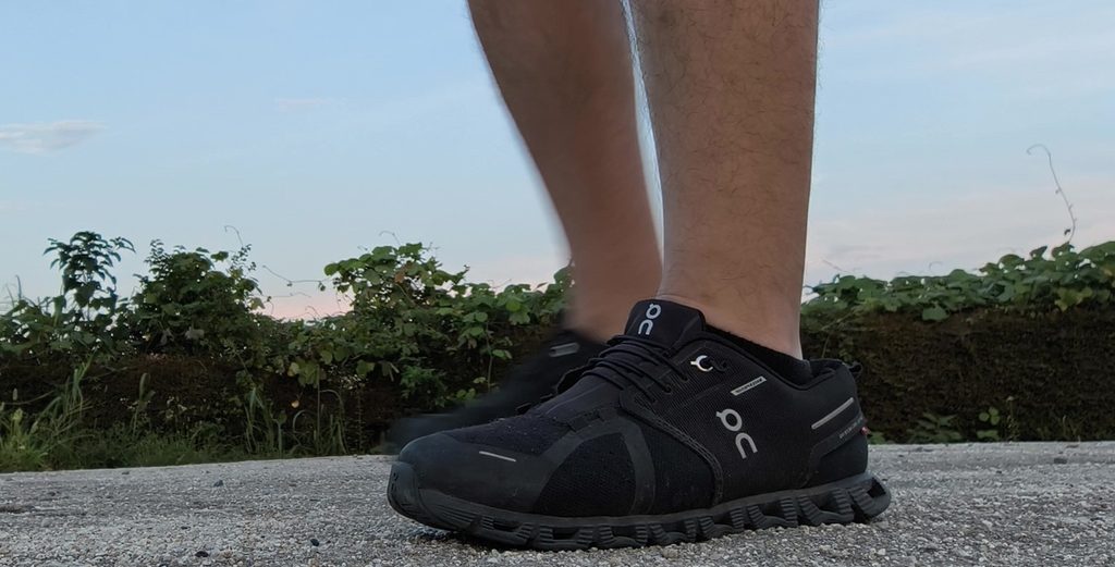 【2年履いた本音】On Cloud 5 Waterproofのデメリット解説！寿命や小石詰まりのリアル